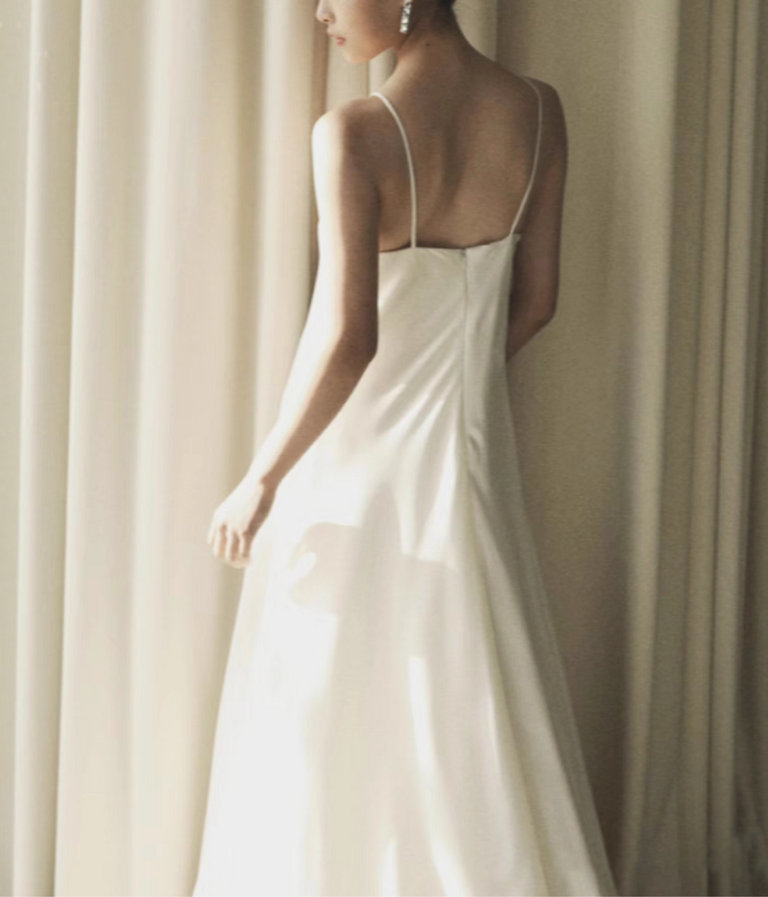 Plissiertes Oberteil mit ausgestellten Ärmeln und Maxirock-Set mit Taillengürtel – Rosiny 