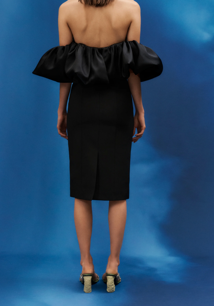 strapless midi dress with voluminous sculpted ruffle – NOIRÉ