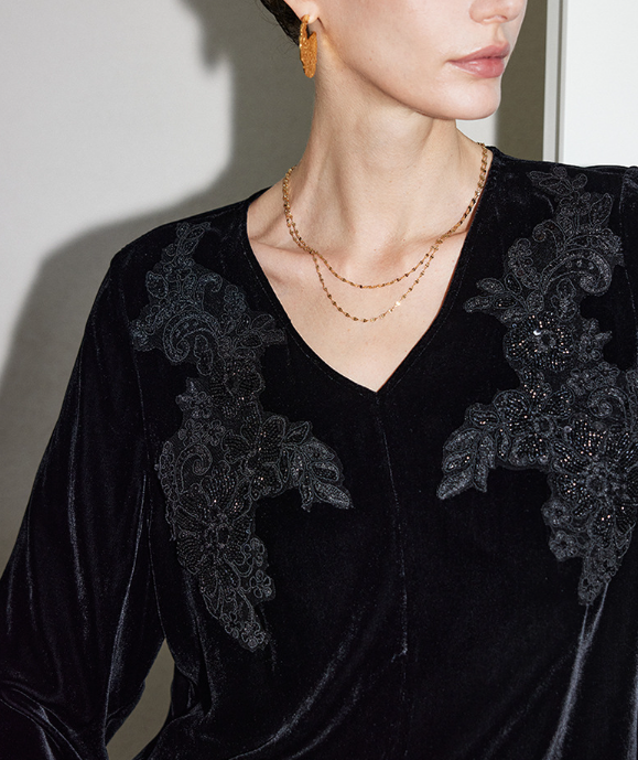 velvet V-neck blouse with floral lace panels – SILYAN