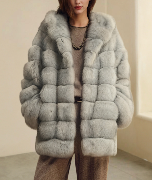 layered faux fur jacket with relaxed fit – DESLA