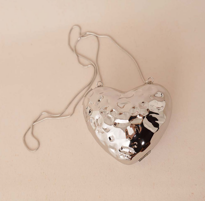 metallic heart-shaped clutch with chain strap – AMORA