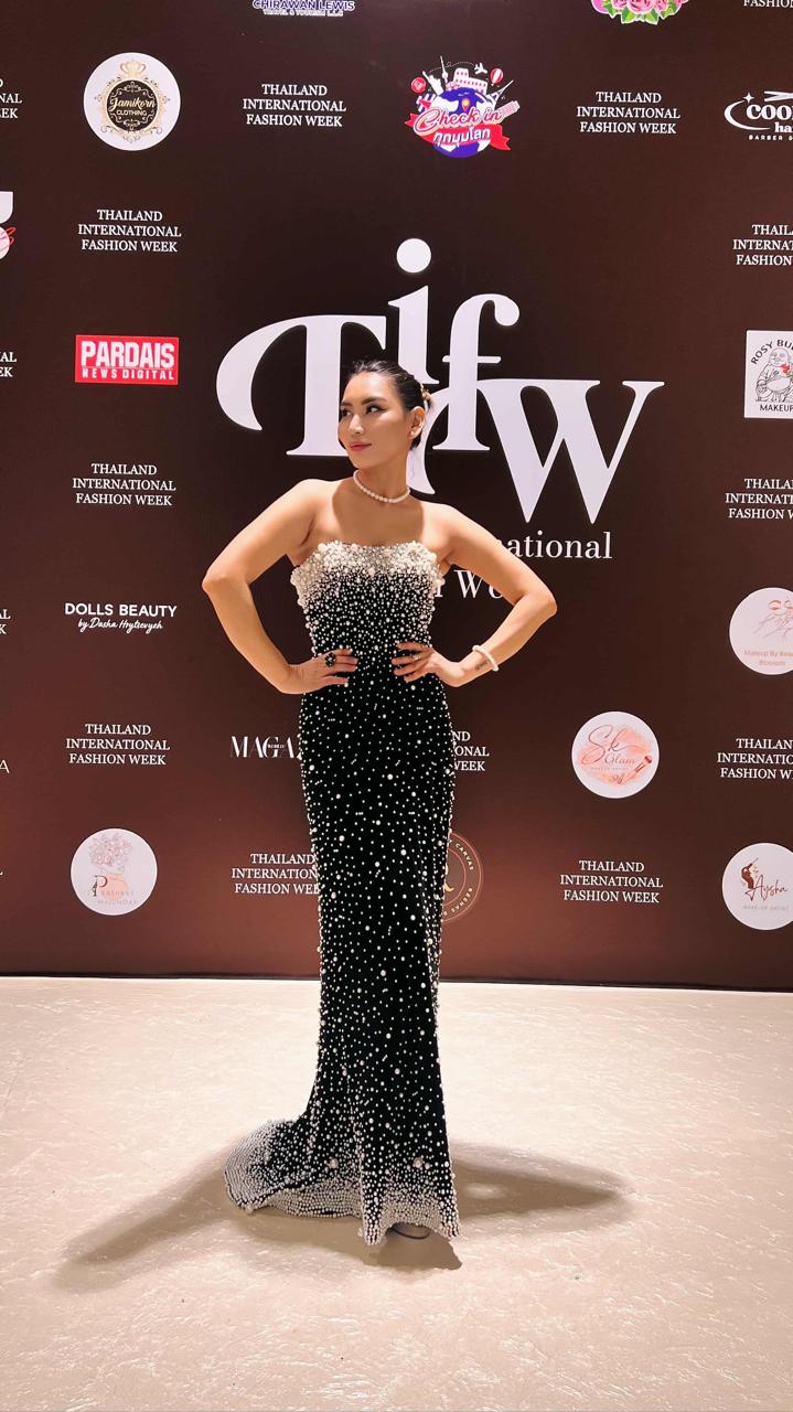 strapless column gown with pearl and crystal embellishments – AUROQSU