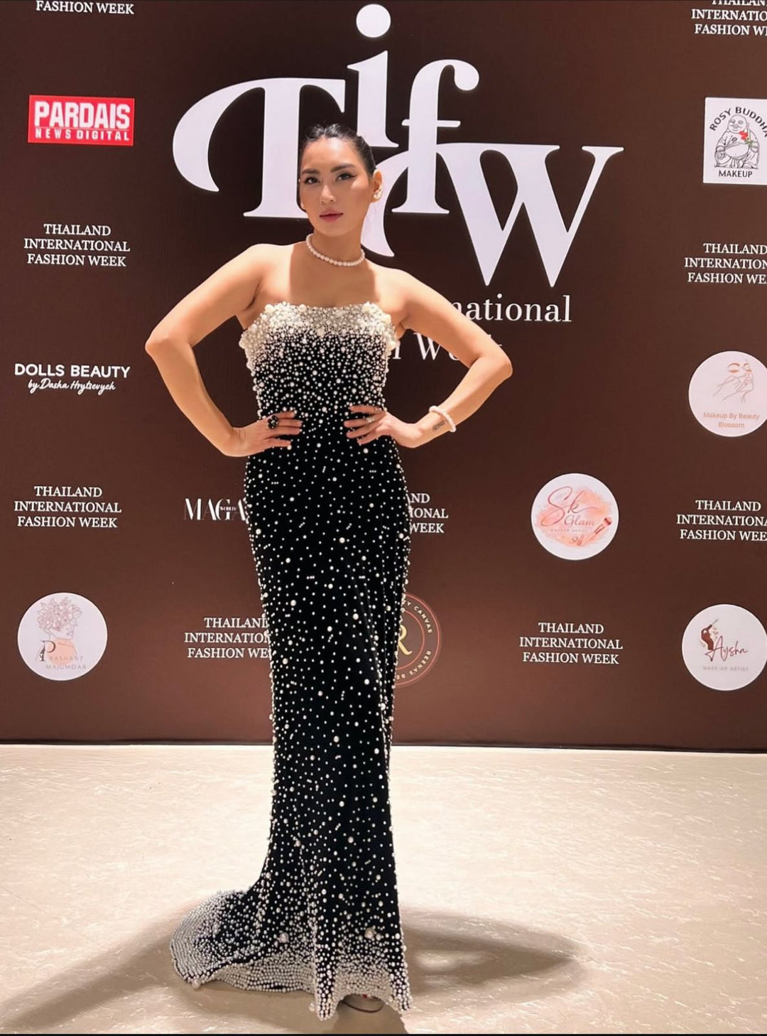 strapless column gown with pearl and crystal embellishments – AUROQSU