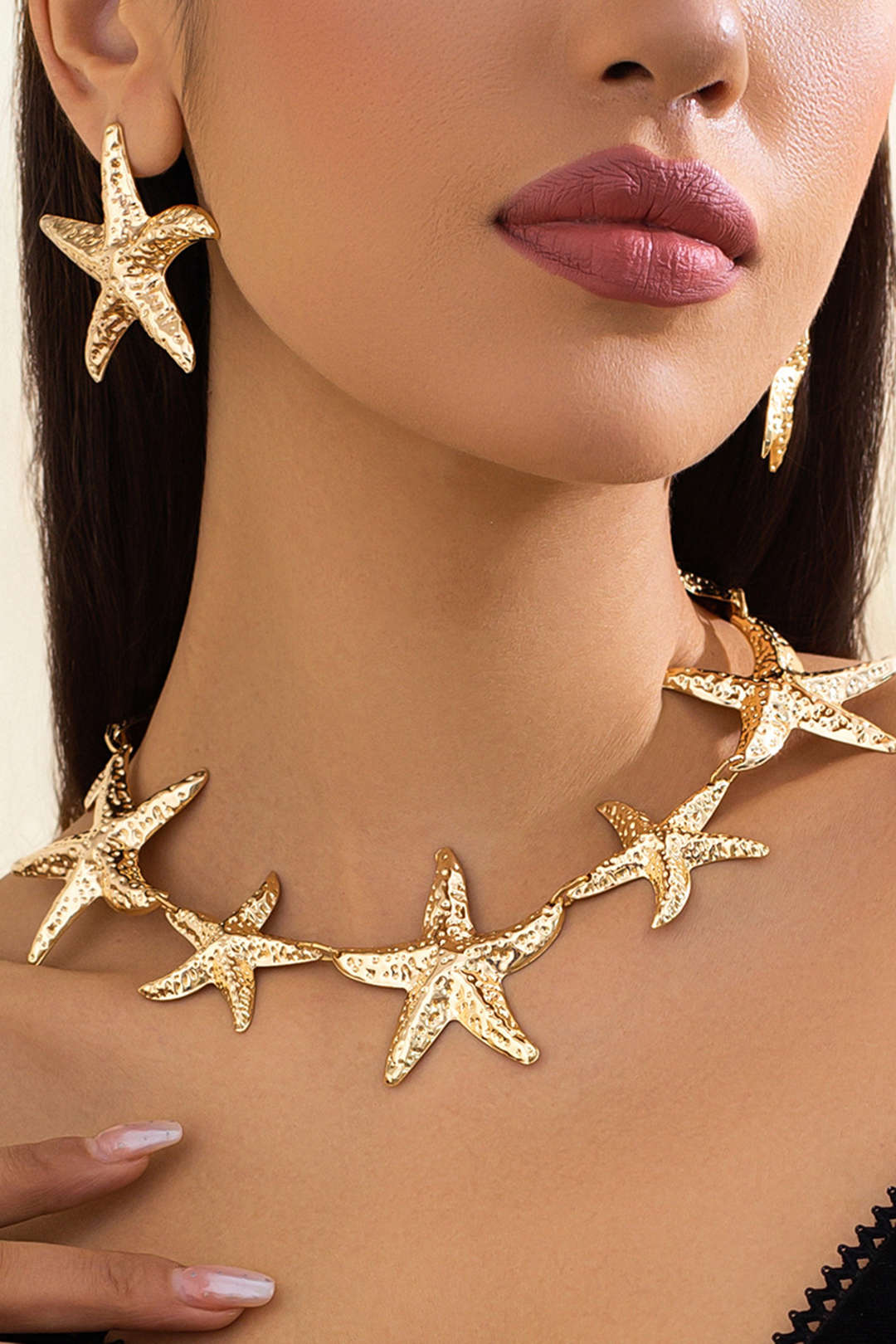 Metallic Star Shape Necklace