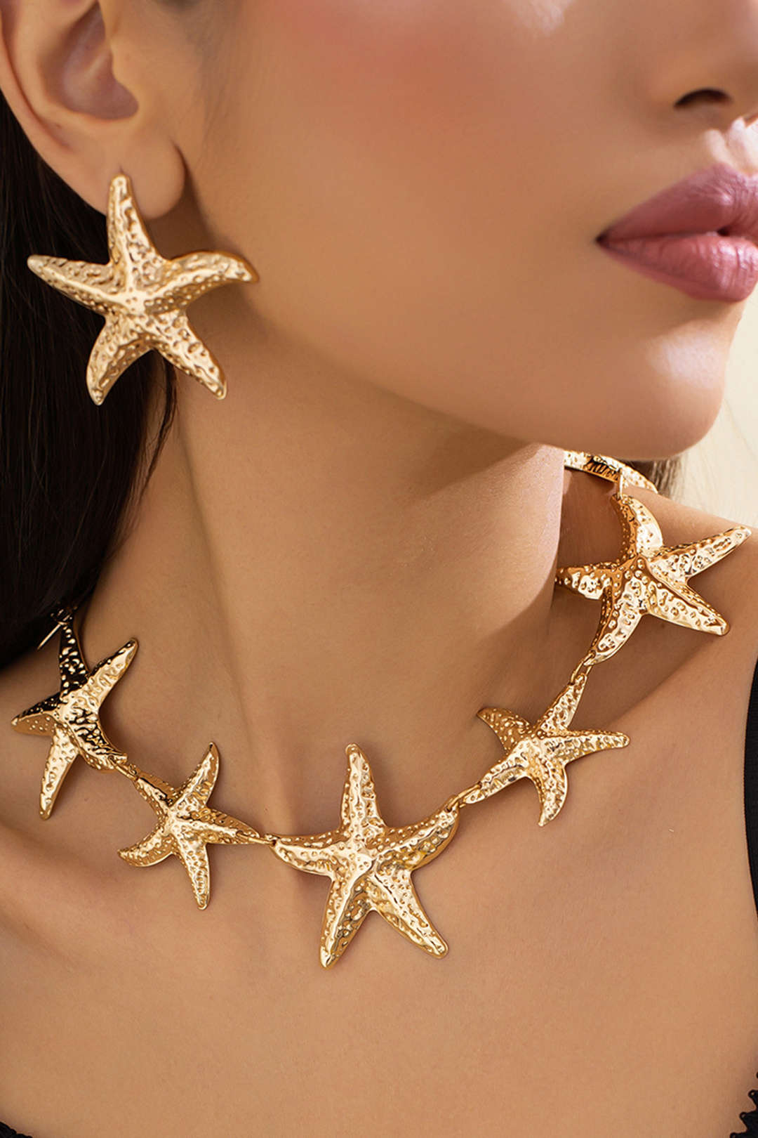 Metallic Star Shape Necklace