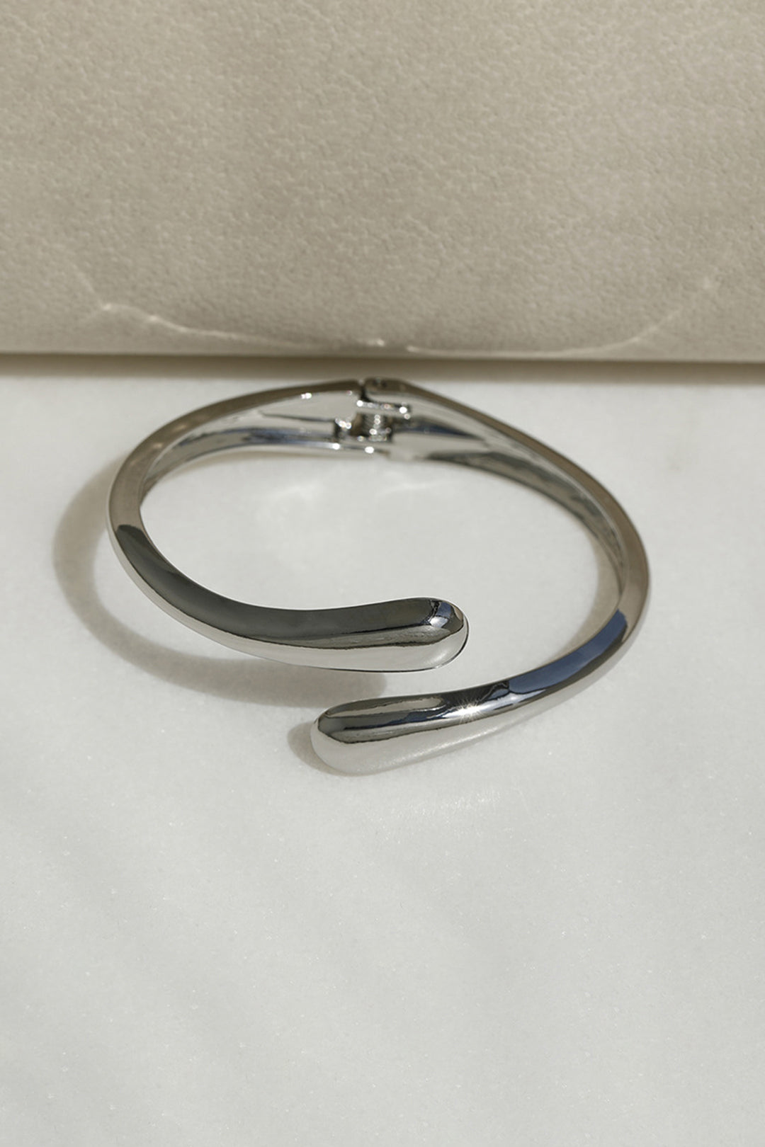 Metallic Irregular Open Bracelet