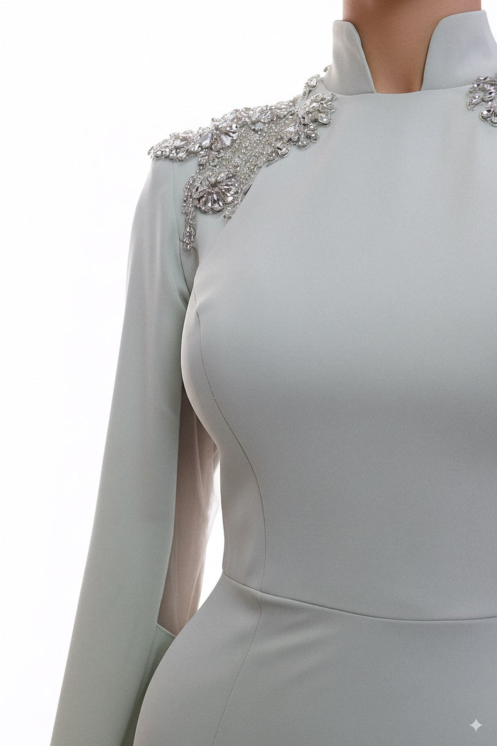 فستان حورية البحر بأكمام طويلة وكتف مزخرف – سيج
