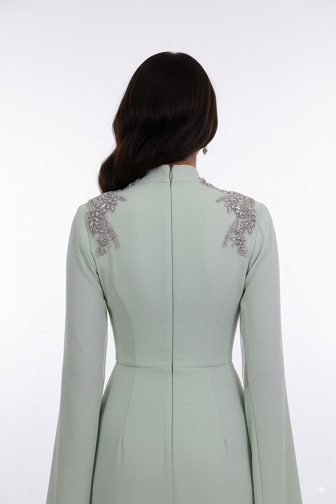 فستان حورية البحر بأكمام طويلة وكتف مزخرف – سيج
