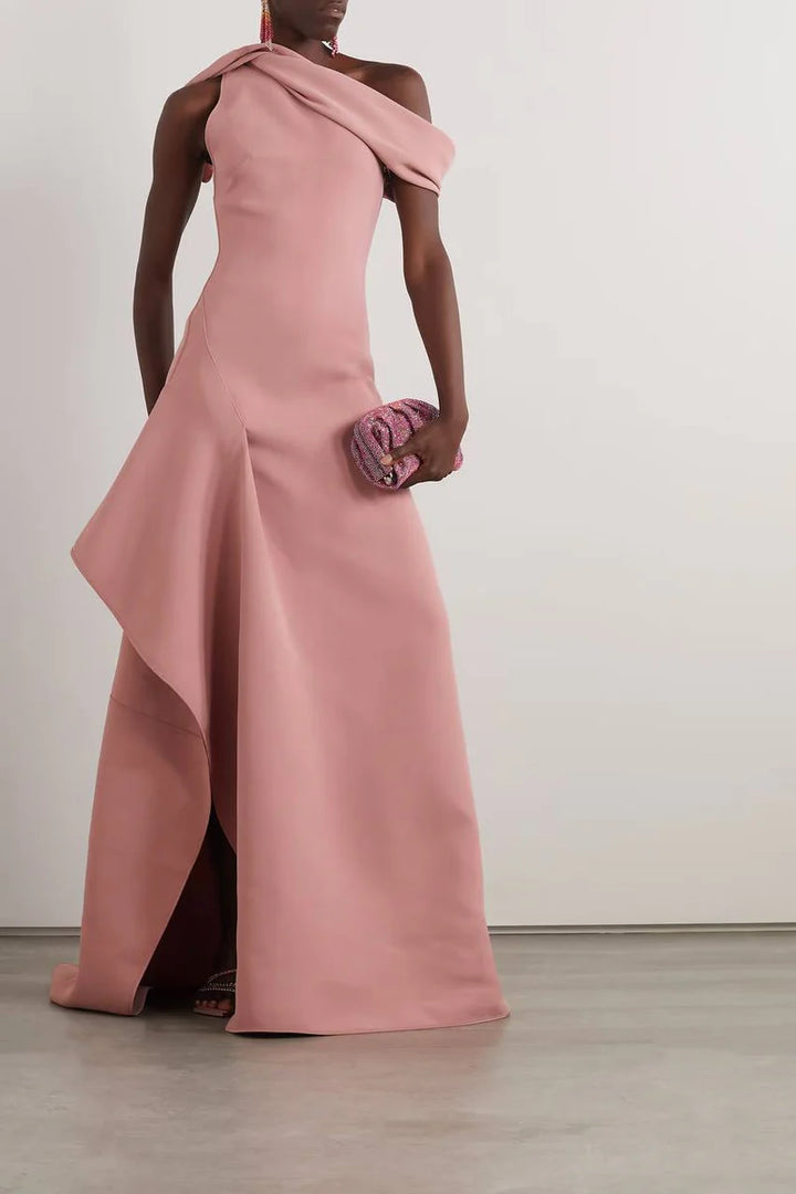 فستان غير متماثل مكشوف الكتفين منحوت – أولينا