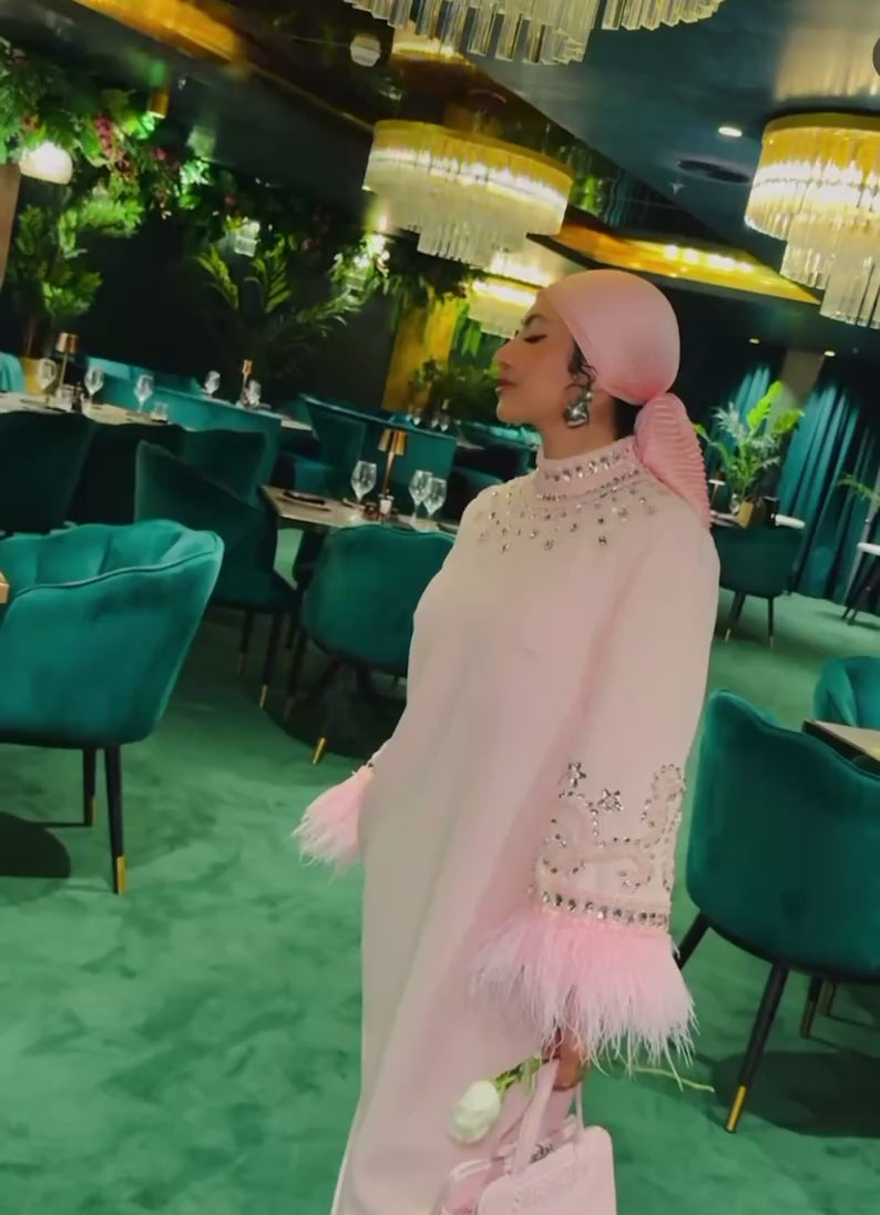 embellished-feather cuff kaftan – Zykeria