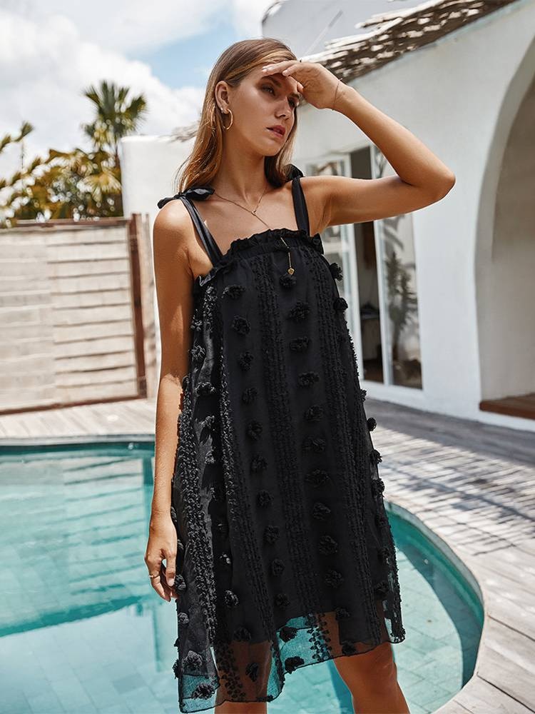 halter neck maxi dress with textured appliqué – Aaseok